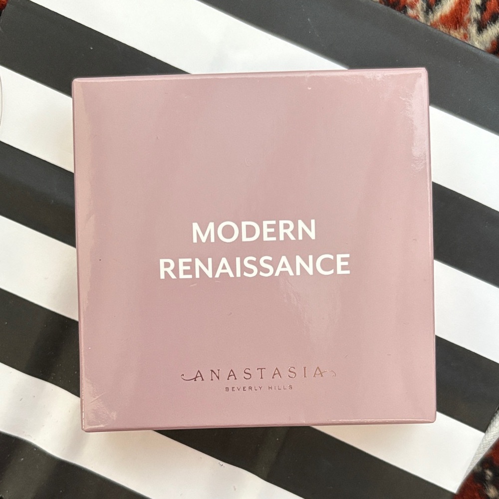 Anastasia Beverly Hills Modern Renaissance Palette in Mauve